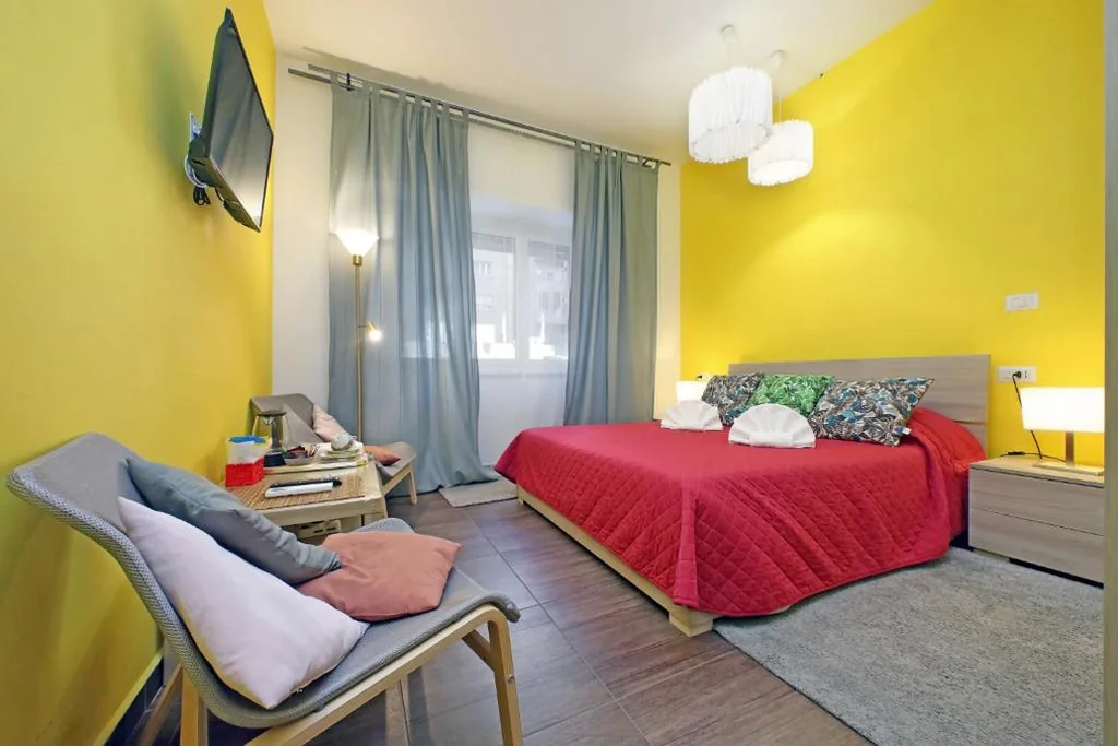 Deluxe Double Room — Vatican Steps