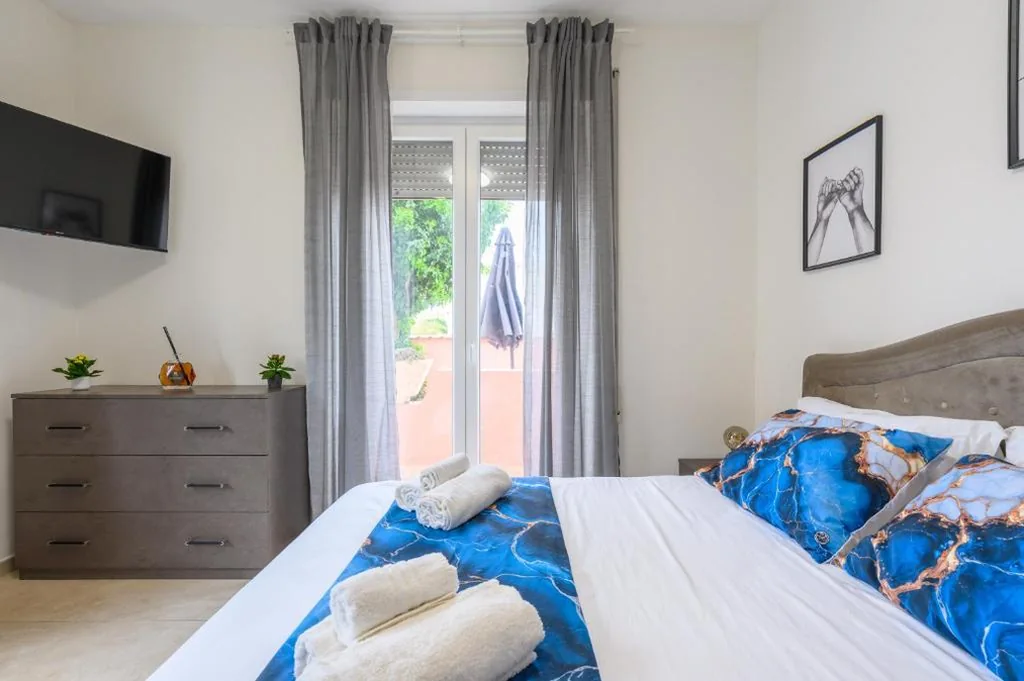 Deluxe Double Room — Villa Giavitto