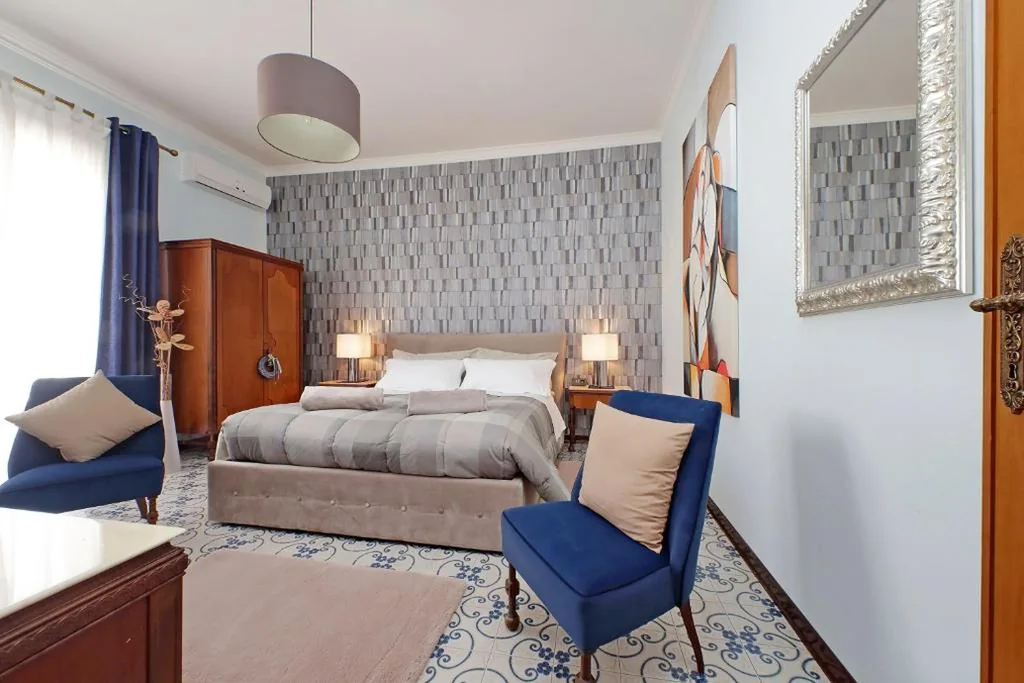 Deluxe Double Room — Villa Gisi Guest House
