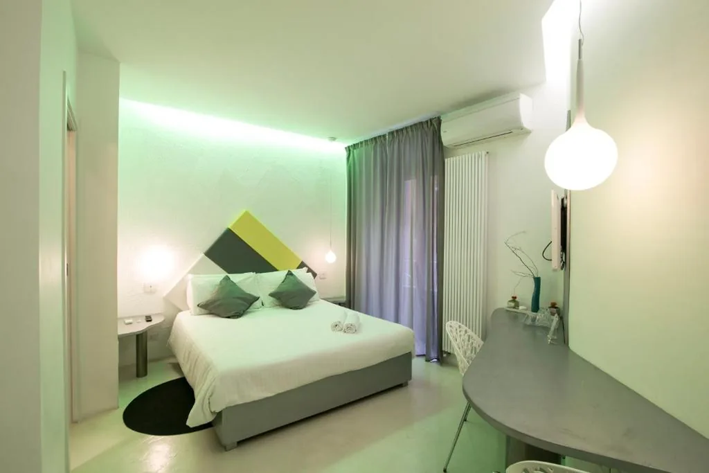 Camera Matrimoniale — Design&Art Pie’ – Elegant Rooms Near the Pantheon, Calm & Central Stay