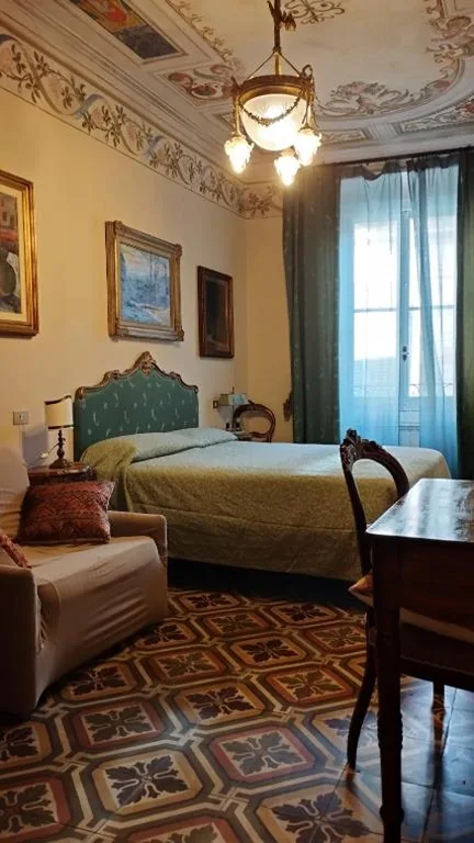 Camera Matrimoniale — DIMORA della TORRE a due passi dal mare