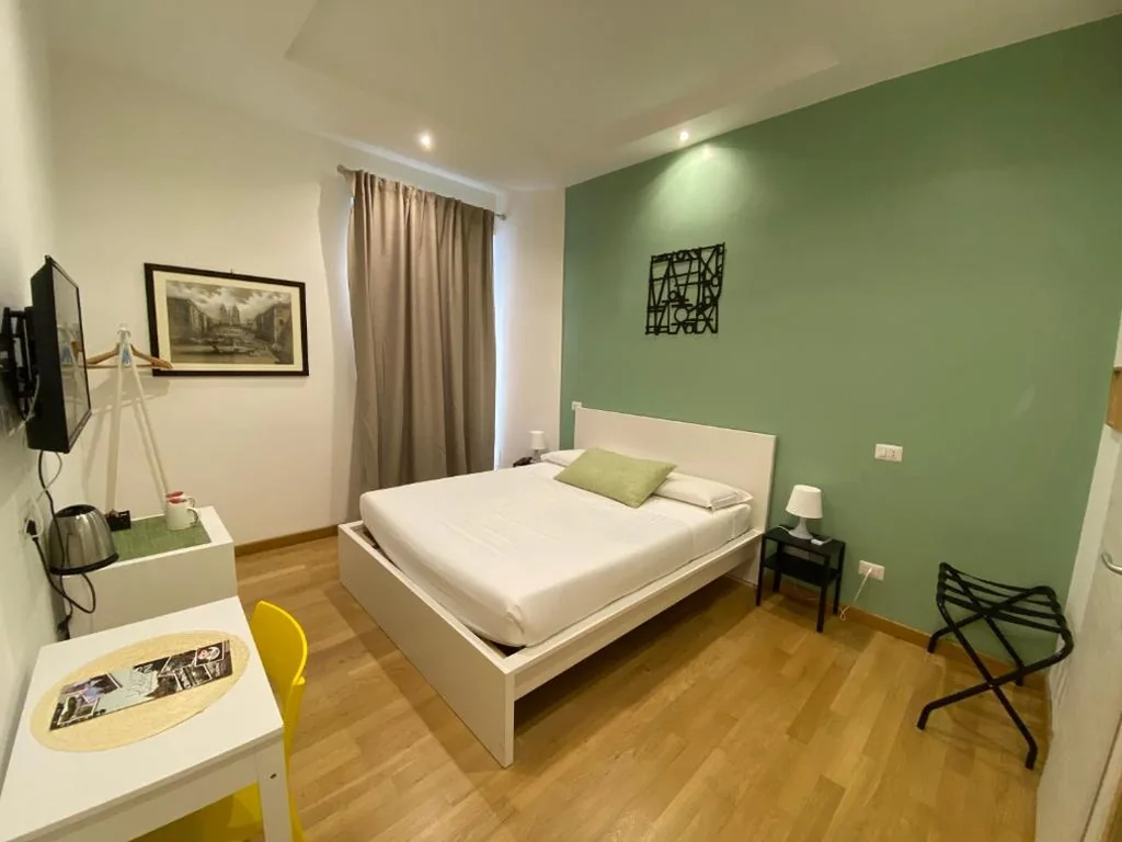Double Room — Domus Castroni Germanico