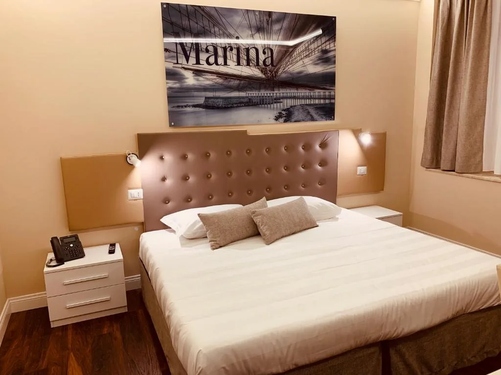 Double/Twin Room — 7 Bell’s House