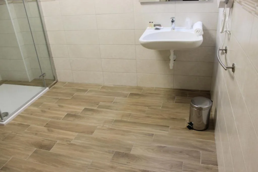 Double/Twin Room - Accessible — Hotel Bocciolo