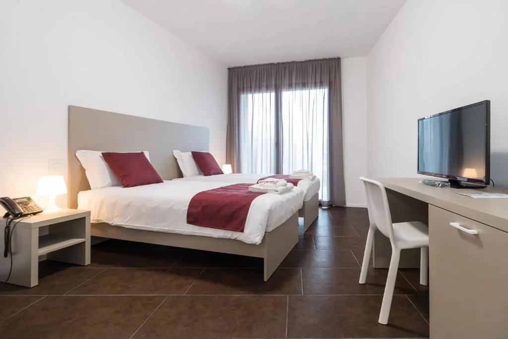 Camera Matrimoniale/Doppia con Letti Singoli - Accesso Disabili — Hotel Cascina Fossata & Residence