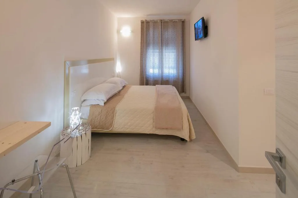 Double Room/Twin Room with Single Beds — Affittacamere Margherita