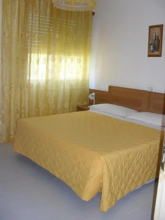 Double/Twin Room — Al Caminetto