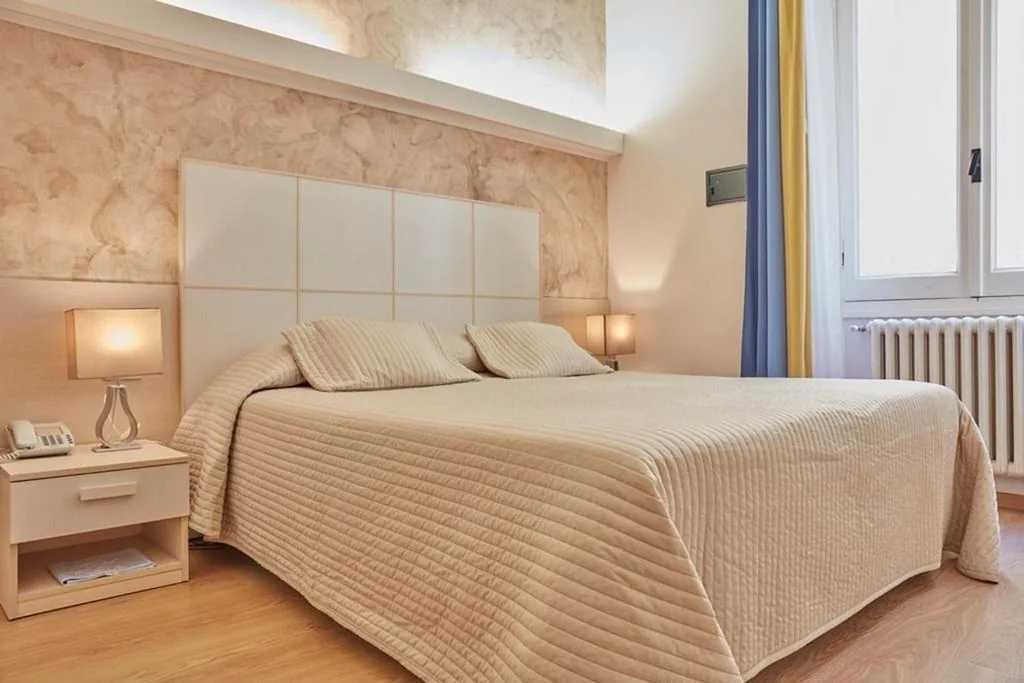 Camera Matrimoniale/Doppia con Letti Singoli — Albergo Celeste