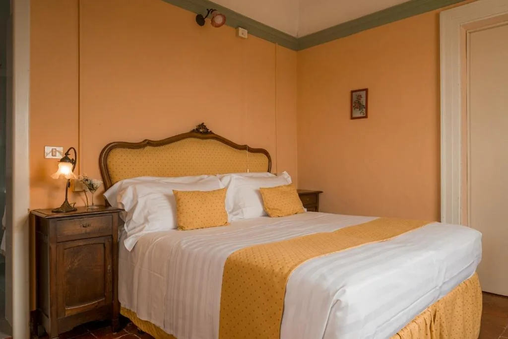 Double/Twin Room — Albergo Real Castello