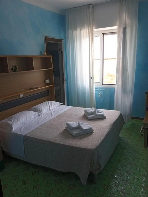 Camera Matrimoniale/Doppia con Letti Singoli — Albergo Stella Di Mare