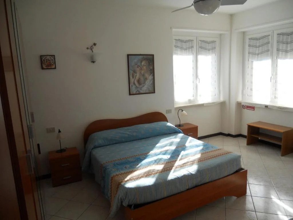 Camera Matrimoniale/Doppia con Letti Singoli — B&B Home Sweet Home