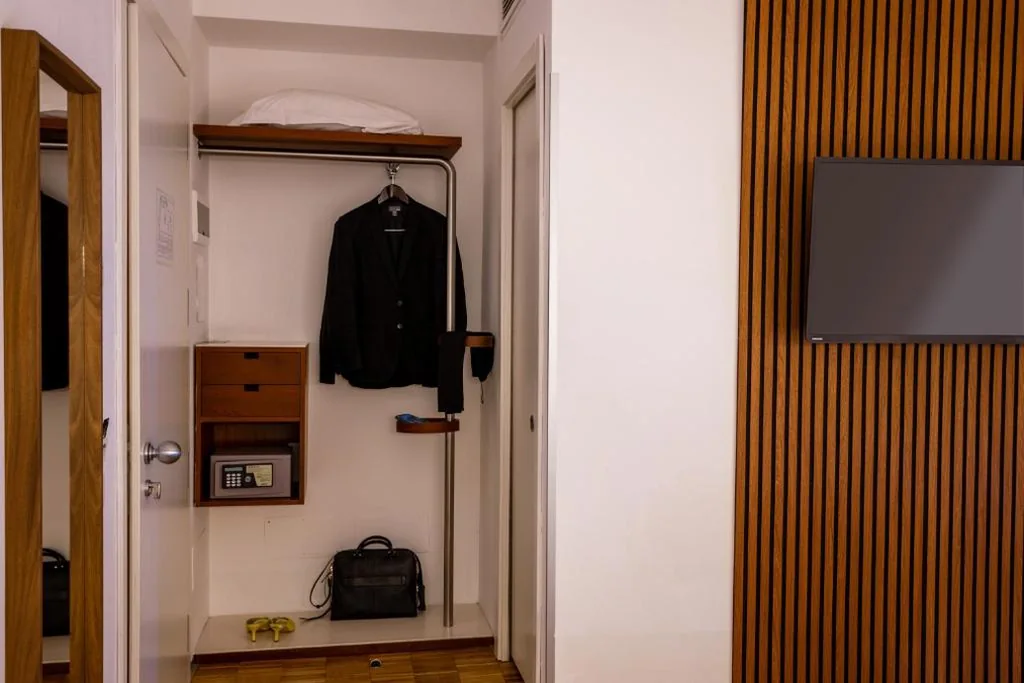 Double/Twin Room — Black Hotel