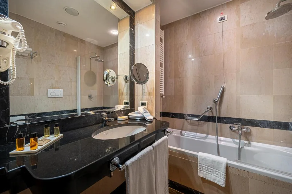 Double or Twin Room — Cardinal Hotel St. Peter