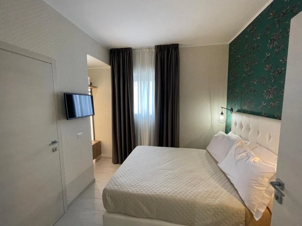 Camera Matrimoniale/Doppia con Letti Singoli — Castrichella Smart Boutique Hotel Rome Airport
