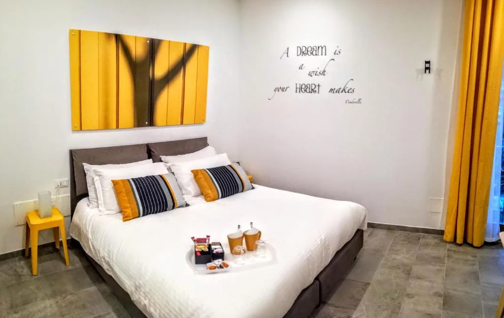 Camera Matrimoniale/Doppia con Letti Singoli — CIVICO 7 Holiday Rooms