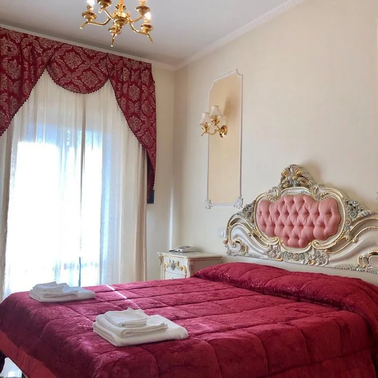 Double/Twin Room — Colosseo Rooms Imperial Rome