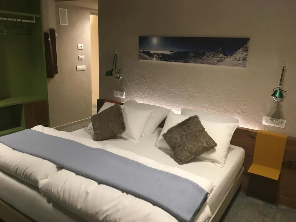 Double/Twin Room with Balcony — 4478 Mountain Lodge