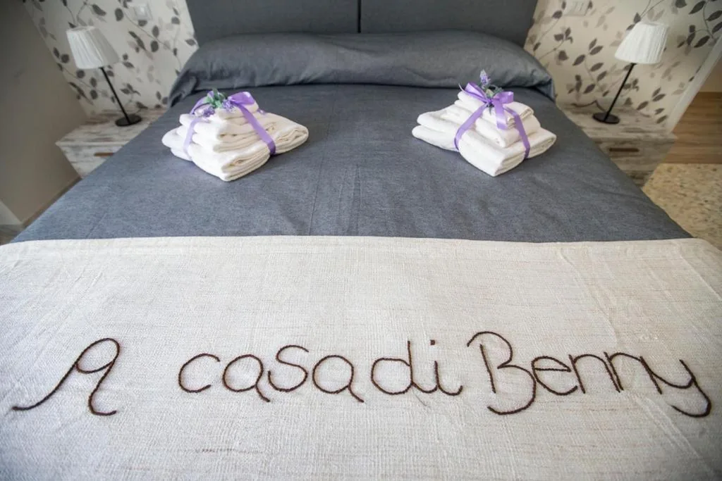 Double/Twin Room with External Private Bathroom — A Casa di Benny