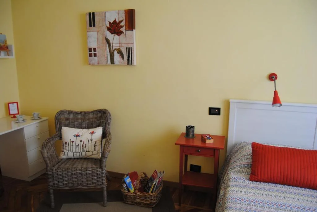 Double/Twin Room with Private Bathroom — Alma Clara B&B