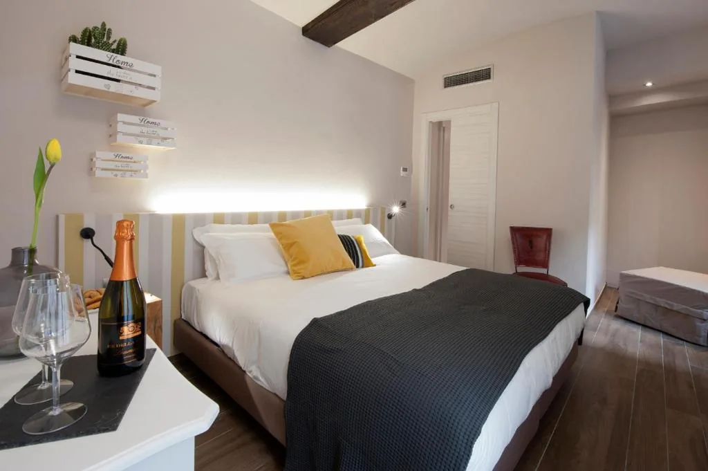 Double/Twin Room with Private Bathroom — Angolo Divino