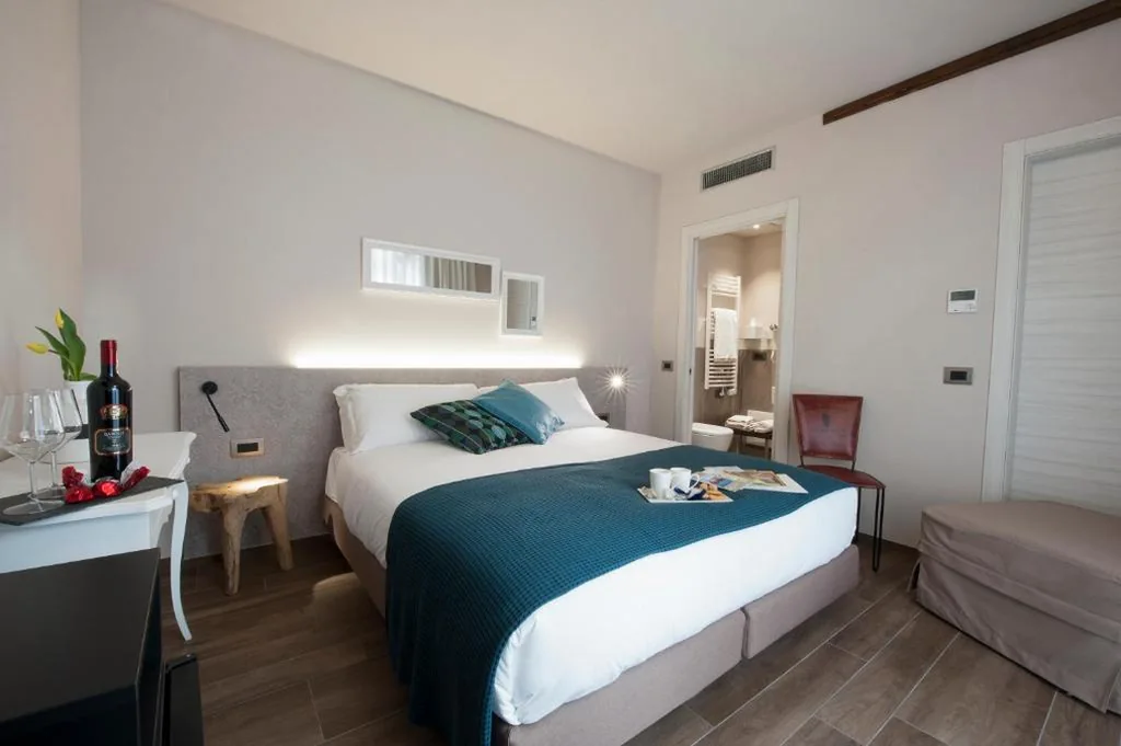 Double/Twin Room with Private Bathroom — Angolo Divino