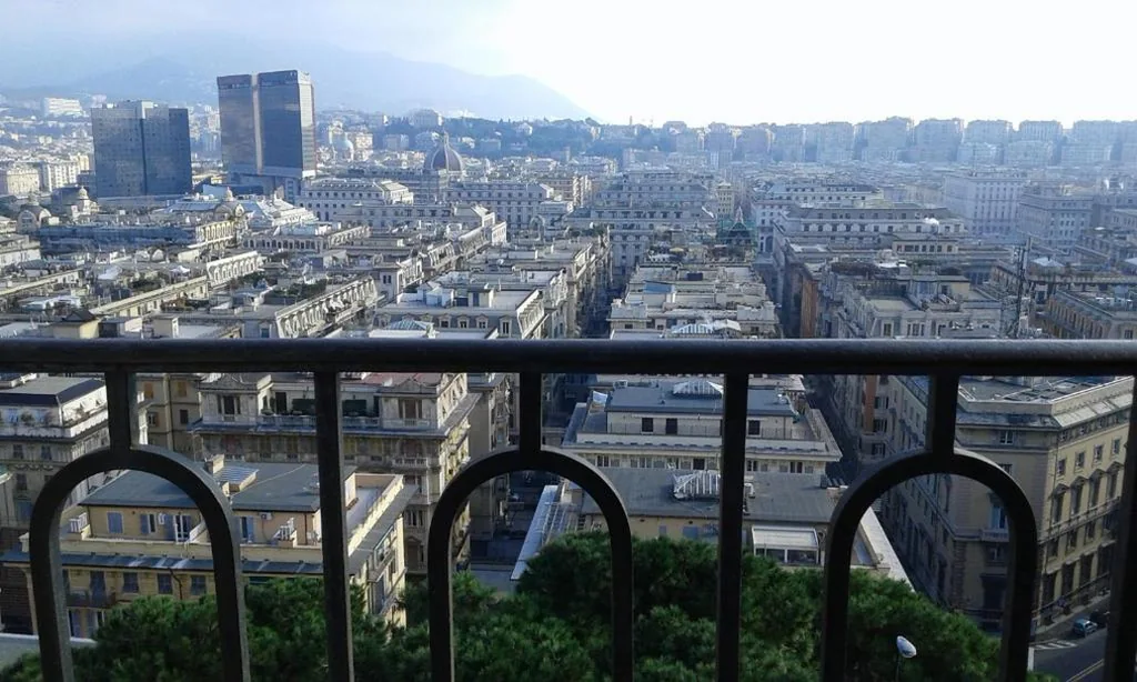 Camera Matrimoniale/Doppia con Letti Singoli con Bagno Privato Esterno — B&B Bruxelles Margherita