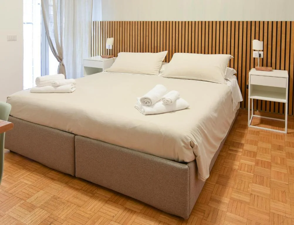Double/Twin Room with Bathroom — B&B Casa Cimabue Roma