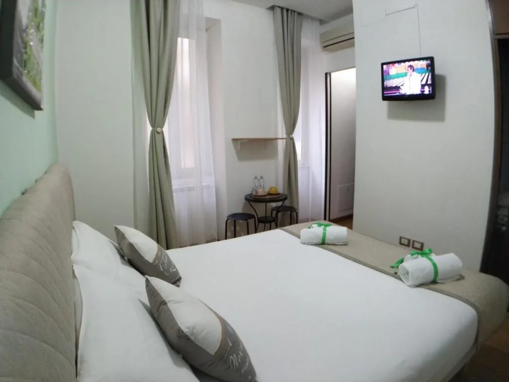 Camera Matrimoniale/Doppia con Letti Singoli con Bagno Privato — B&B Gaudium Colosseo