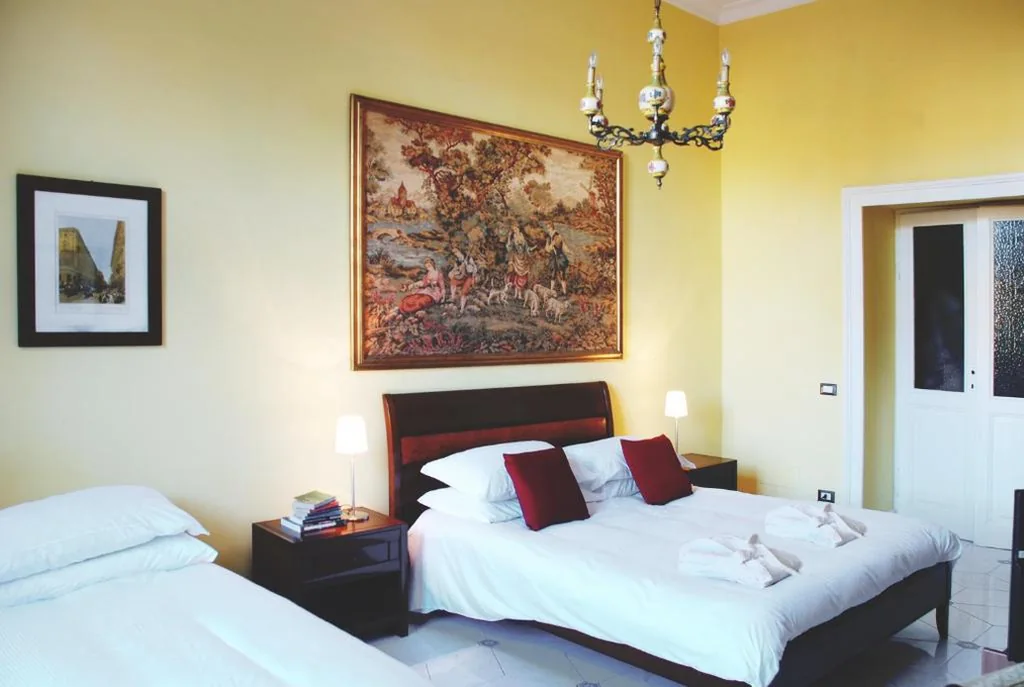 Double/Twin Room with External Private Bathroom — Bed and Breakfast Piazza Vittorio87