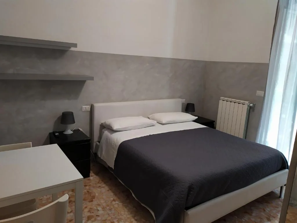 Camera Matrimoniale/Doppia con Letti Singoli con Balcone — Casa Celeste