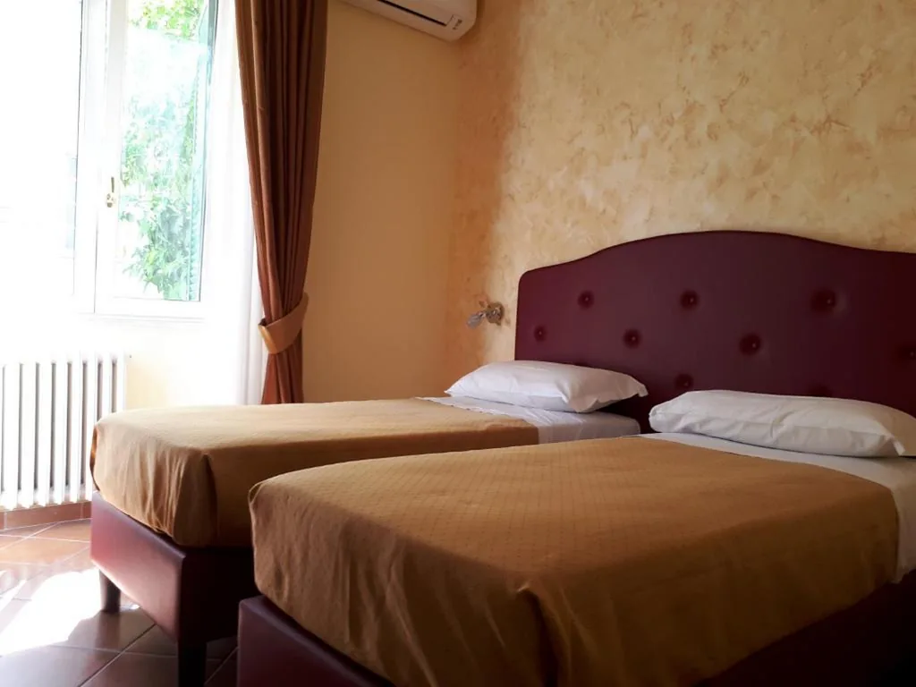 Camera Matrimoniale/Doppia con Letti Singoli con Bagno Privato — Clodio Rooms