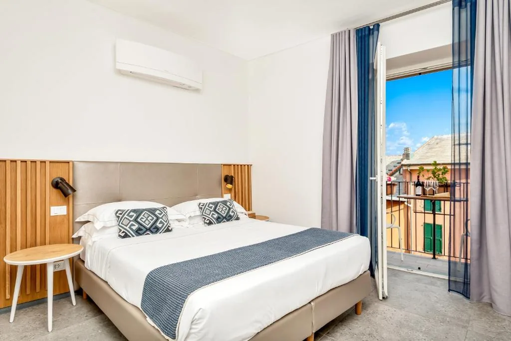 Double/Twin Room with Balcony — Colonna 24 Luxury Room in Portovenere near 5 Terre