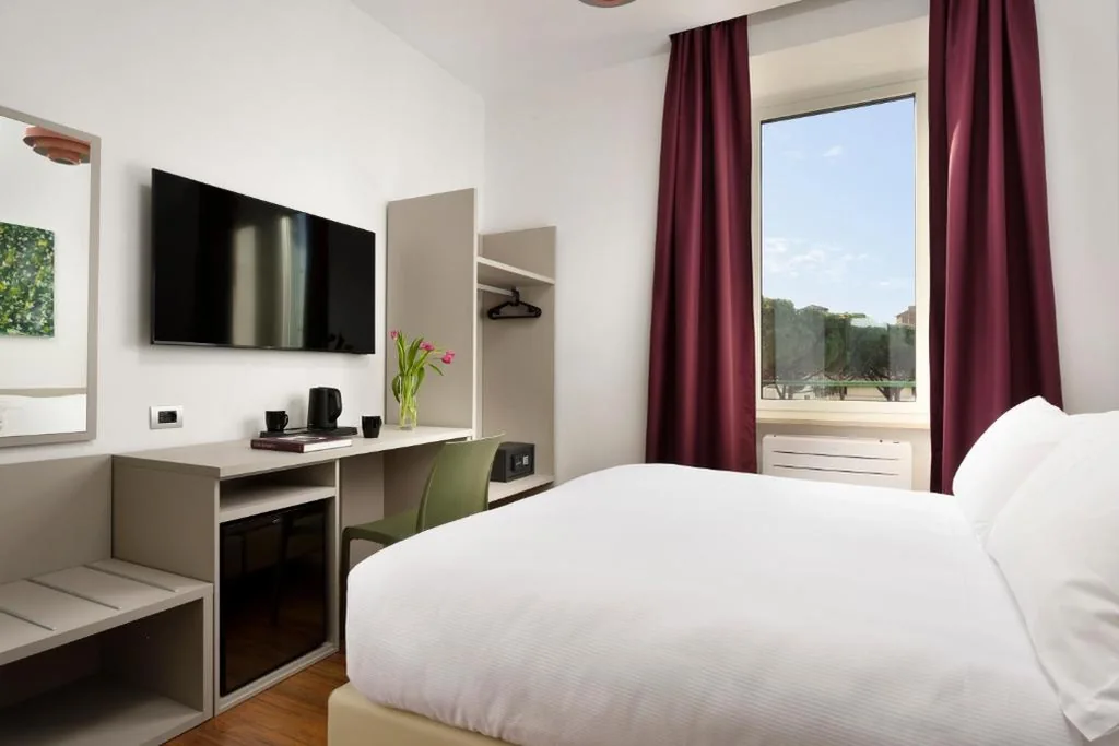 Double/Twin Room with Private Bathroom and City View — Colosseo Panorama by GHOR