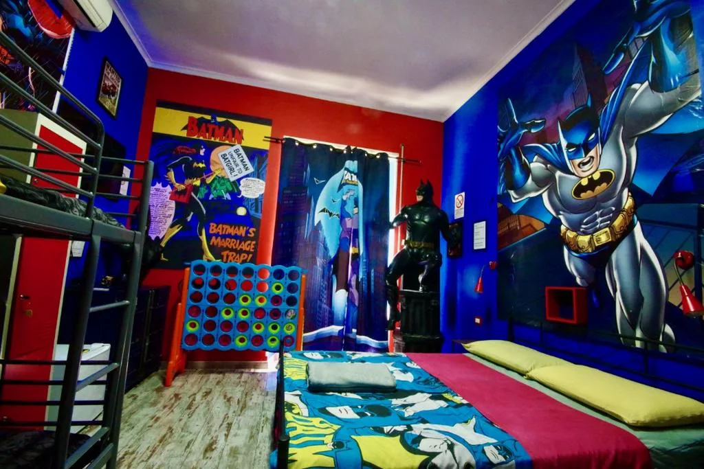 Double/Twin Room with External Private Bathroom — Comics Guesthouse Hostel