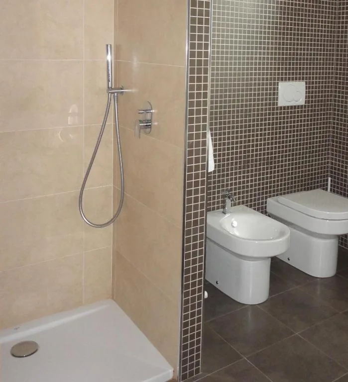 Double/Twin Room with Private Bathroom — Cravero Rooms
