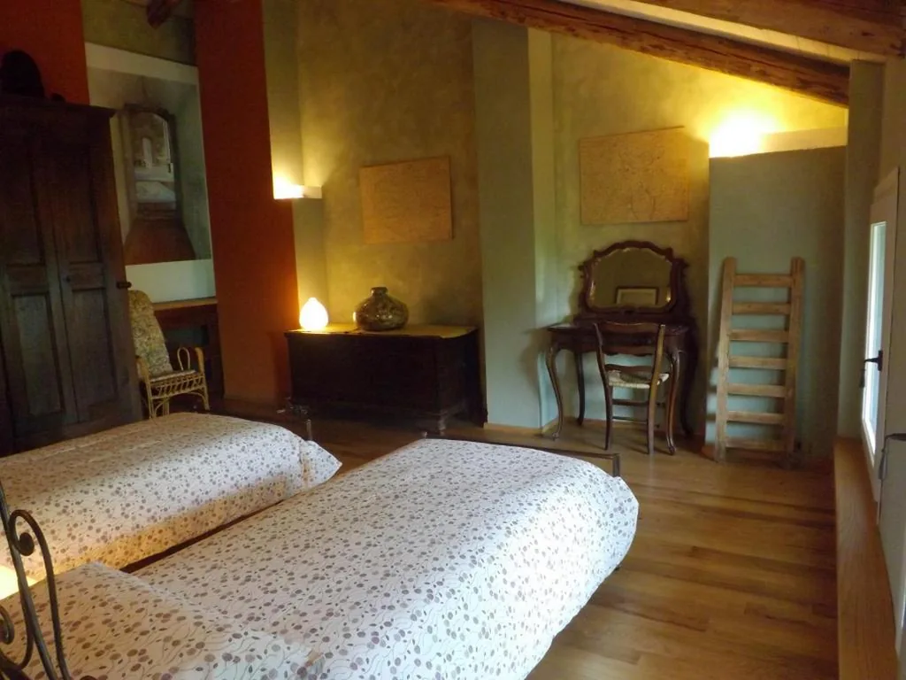 Camera Matrimoniale/Doppia con Letti Singoli con Bagno Privato — Guest house Cascina Belsito