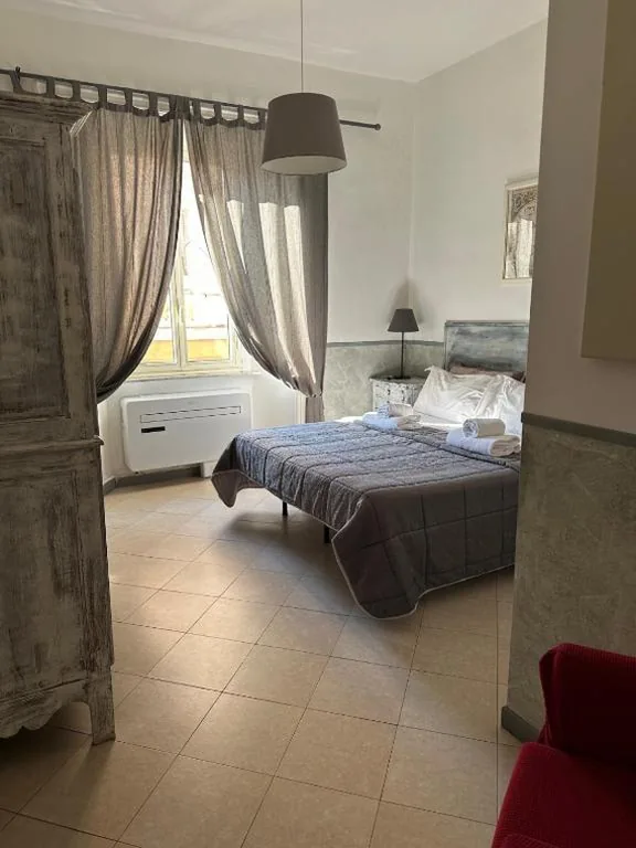 Double Room/Twin Room with Private Bathroom — Guest House Relais Indipendenza