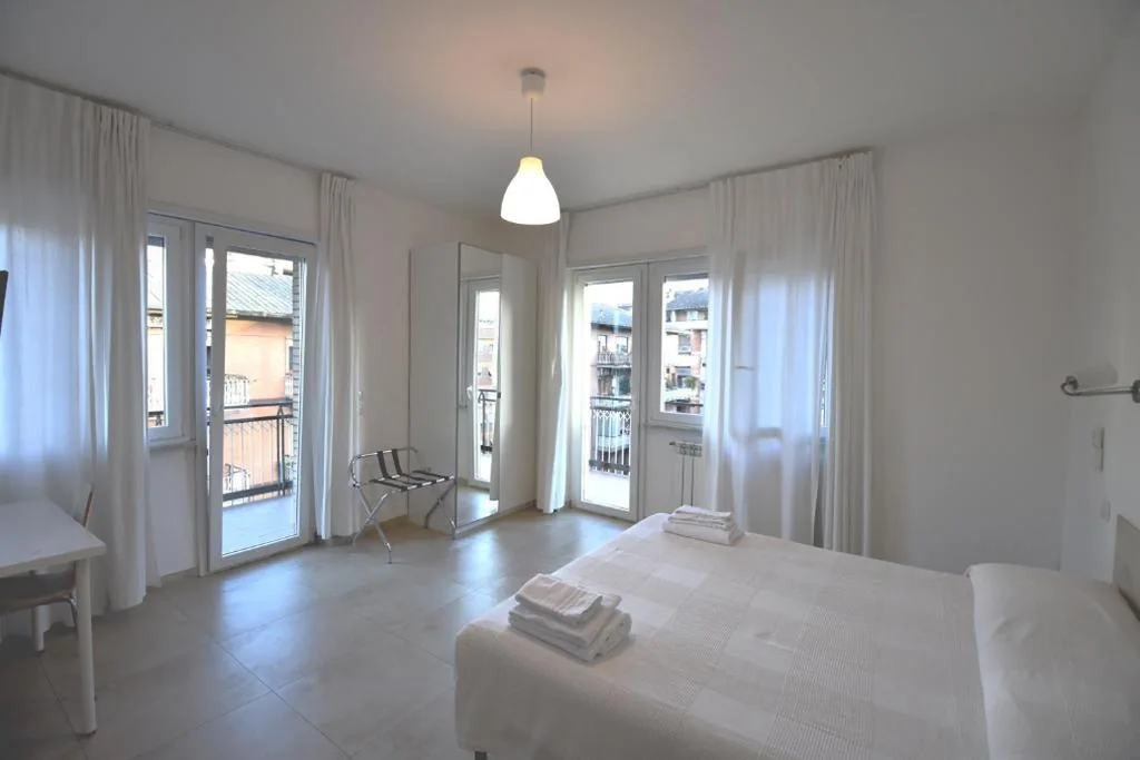 Double/Twin Room with Balcony — Guesthouse Vassallo Uno