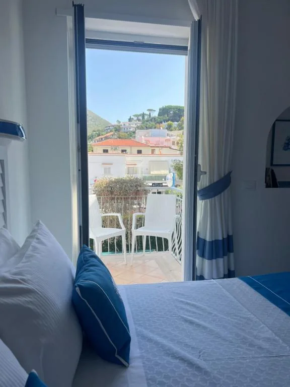 Camera Matrimoniale/Doppia con Letti Singoli con Balcone — Hotel Aurora