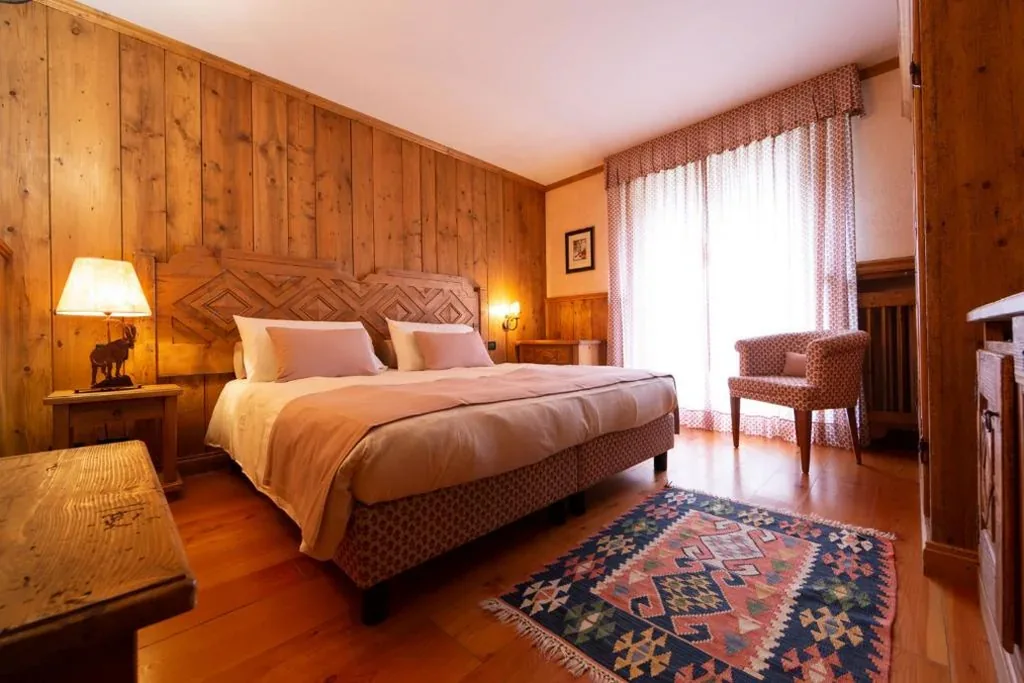 Camera Matrimoniale/Doppia con Letti Singoli con Balcone — HOTEL BOUTON D’OR Courmayeur