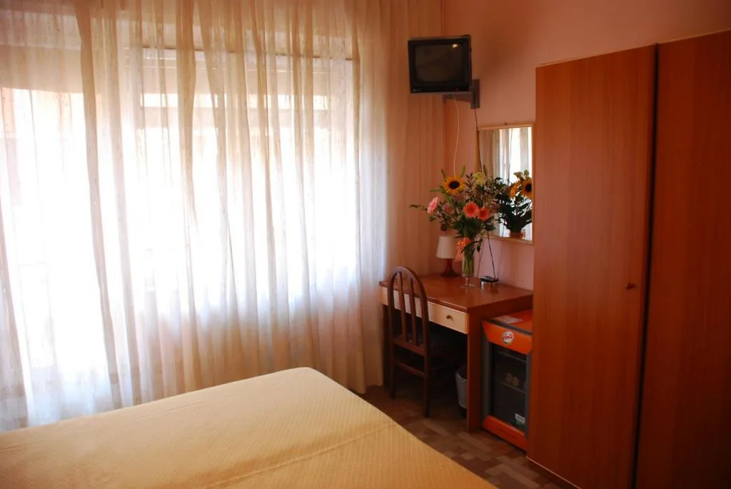 Camera Matrimoniale/Doppia con Letti Singoli con Balcone — Hotel Colibrì