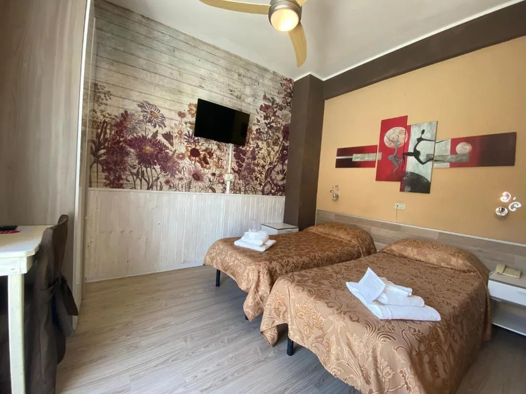 Camera Matrimoniale/Doppia con Letti Singoli con Balcone — Hotel Eva La Romantica