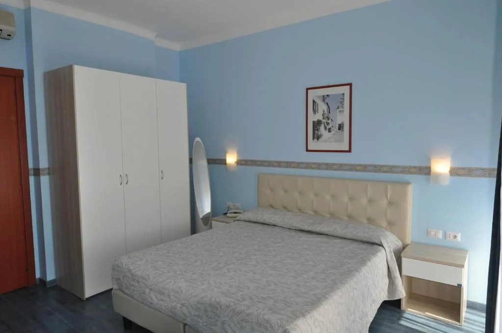Camera Matrimoniale/Doppia con Letti Singoli con Balcone e Vista Mare — Hotel Sole Mare