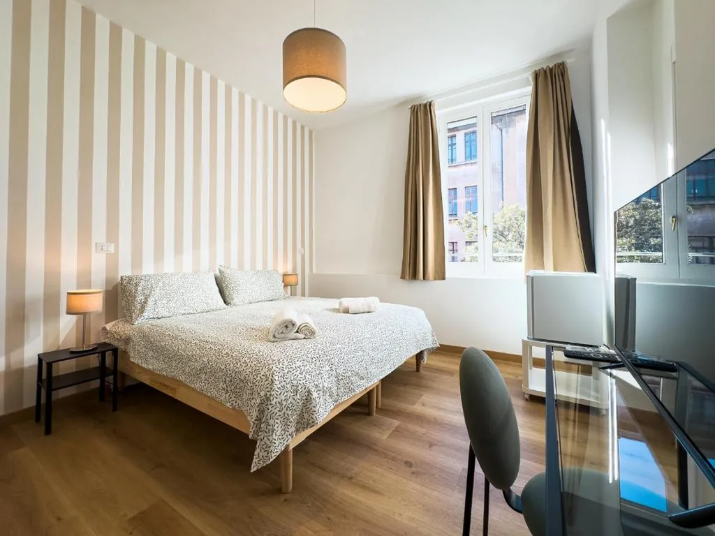 Double/Twin Room with Private Bathroom — Laura’s Rooms