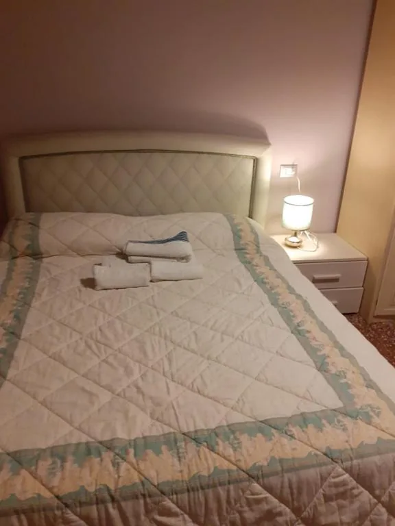 Double/Twin Room with Shared Bathroom — Liudan&rooms Affittacamere
