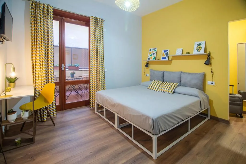 Camera Matrimoniale/Doppia con Letti Singoli con Bagno Privato — Locazione turistica a Monterotondo