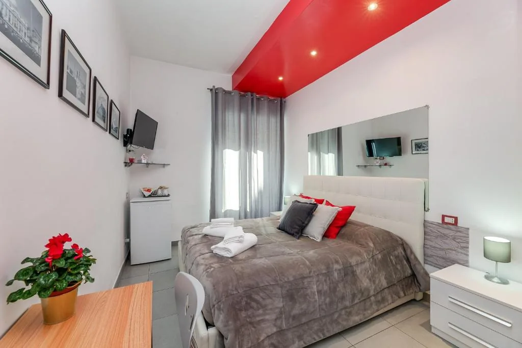Camera Matrimoniale/Doppia con Letti Singoli con Bagno Privato — Lovely ROOMS VATICAN
