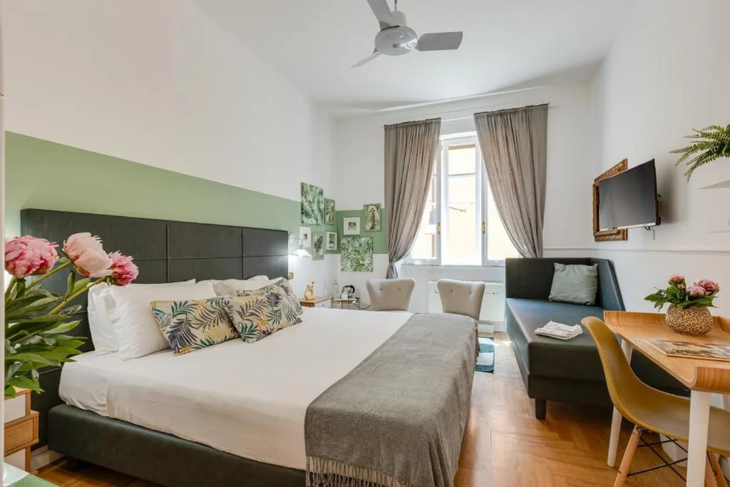 Camera Matrimoniale/Doppia con Letti Singoli con Bagno Privato Esterno — Maison Vantaggio