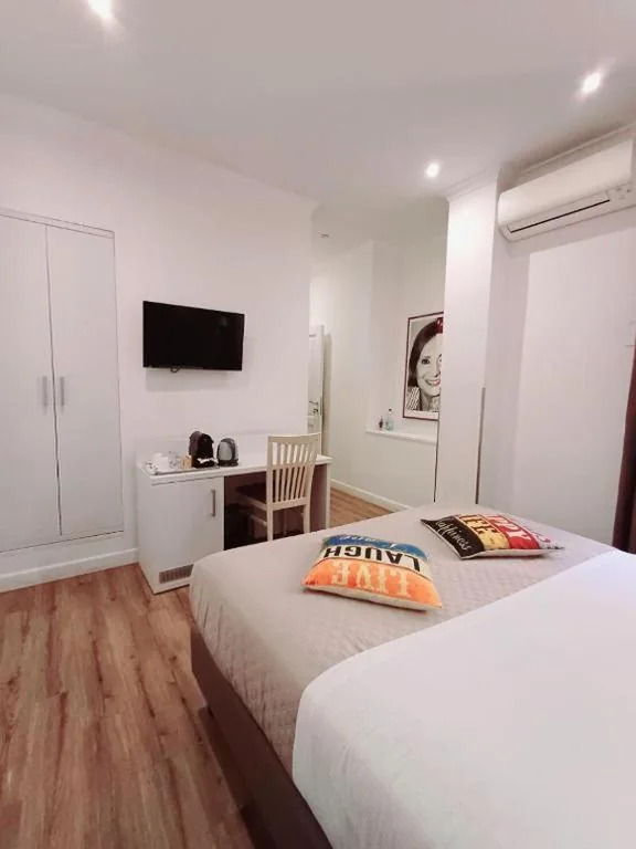 Camera Matrimoniale/Doppia con Letti Singoli con Bagno Privato — Michelangelo Suite Roma Termini