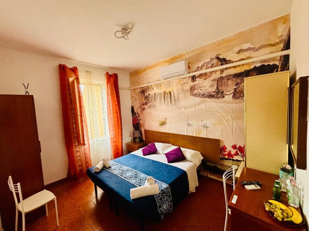 Double/Twin Room with External Private Bathroom — Milazzo Luxury Home roma
